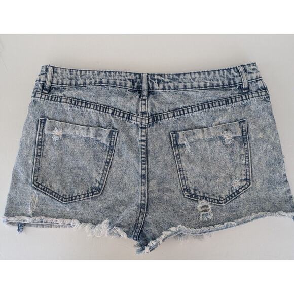 Forever 21 Women's Sz 30 Distressed Light Acid Wash Denim Jean Shorts 5 Pocket - Picture 4 of 7